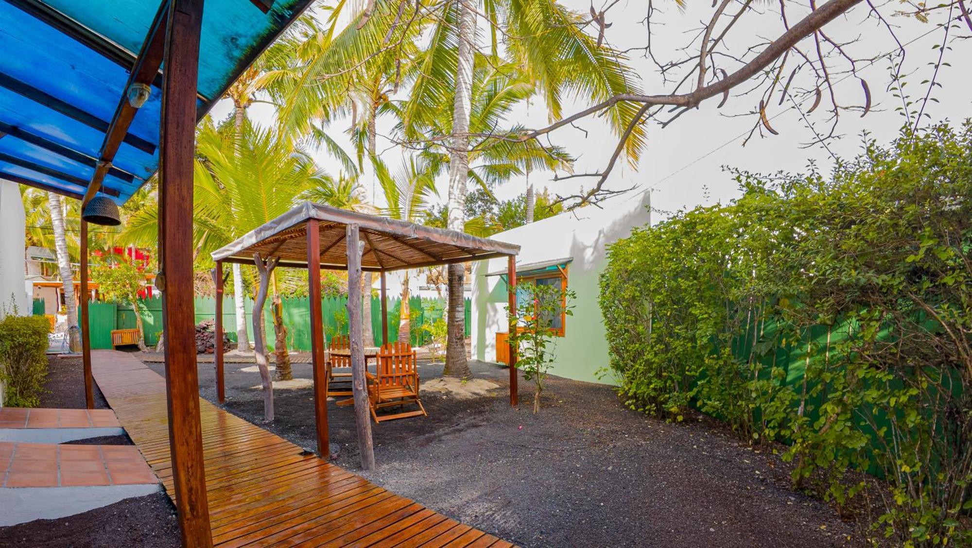 Hotel La Casa De Marita Puerto Villamil Esterno foto
